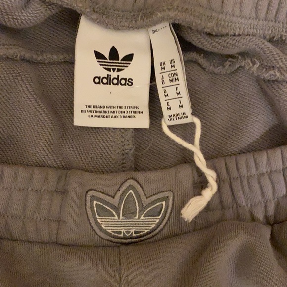 Authentic Adidas Sweat Pants 🔥🔥🔥🔥 - Picture 3 of 3